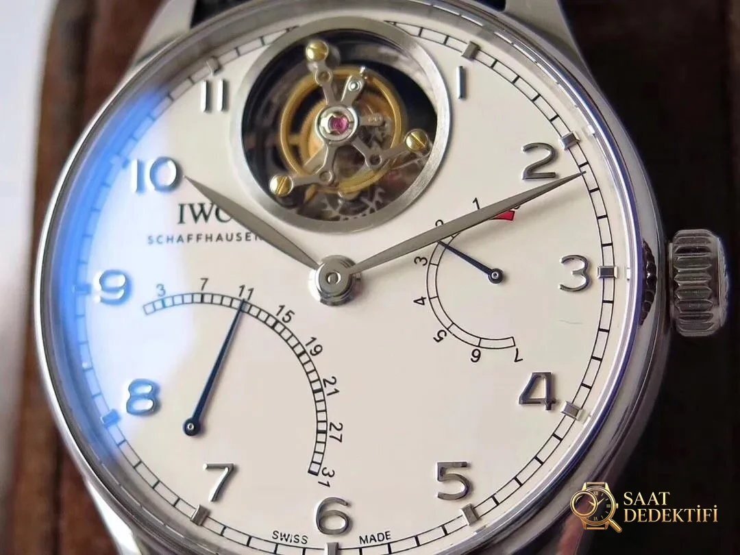 ZF Factory IWC Portugieser 12 Pozisyon Tourbillon Flyback Takvim Gerçek Güç Rezervi Göstergesi 44 mm Replika Saat İncelemesi - Cam Yansıma Önleyici (AR) Kaplama