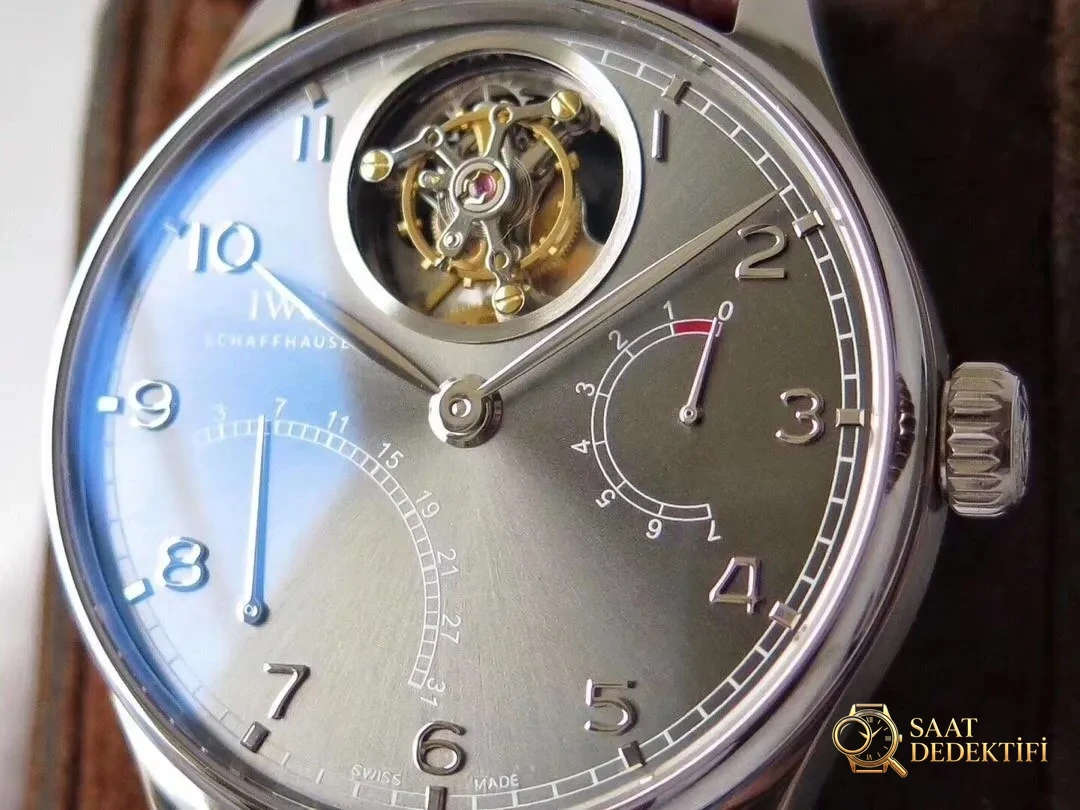ZF Factory IWC Portugieser 12 Pozisyon Tourbillon Flyback Takvim Gerçek Güç Rezervi Göstergesi 44 mm Replika Saat İncelemesi - Koleksiyon ve Vitrin Görünümü