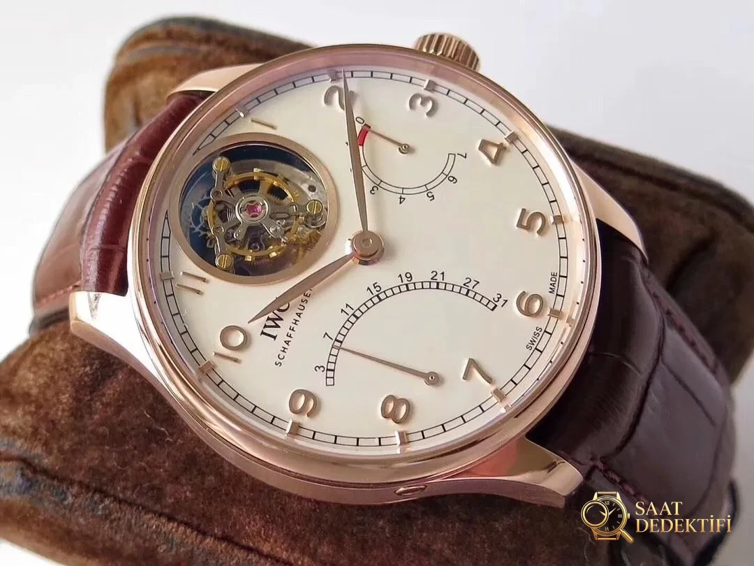 ZF Factory IWC Portugieser 12 Pozisyon Tourbillon Flyback Takvim Gerçek Güç Rezervi Göstergesi 44 mm Replika Saat İncelemesi - Dalgıç Kilit Uzatması ve Toka Güvenliği