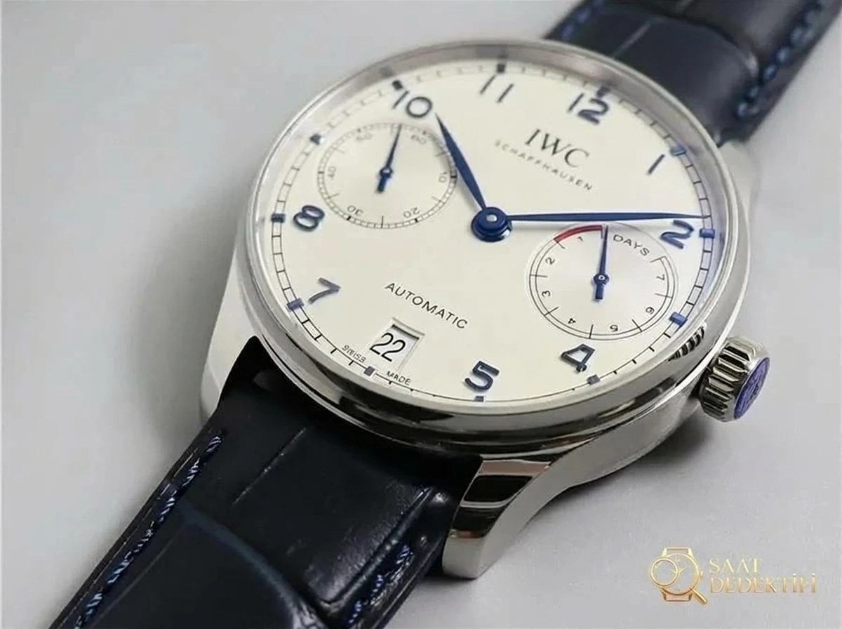 ZF Factory IWC Portugieser 7 V5 kalitesi iyi mi? Bir bakışta sahte belli olur mu? - Arka Kapak ve Mekanizma Detayı