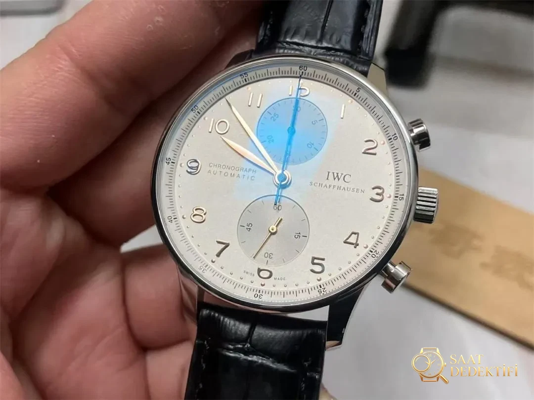 ZF Factory IWC Portugieser Kronograf V2 Ultimate versiyonu orijinalinden ne kadar geride? - Kasa Profili ve Kurma Kolu İncelemesi