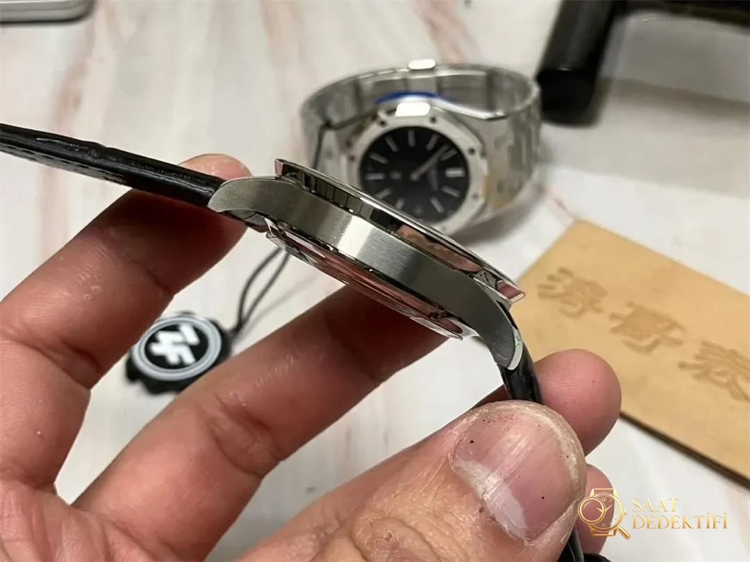 ZF Factory IWC Portugieser Kronograf V2 Ultimate versiyonu orijinalinden ne kadar geride? - Bilezik, Toka ve Klips Mekanizması