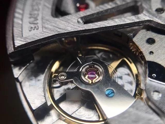 ZF Factory IWC Portugieser Seri 7 mavi akrep-yelkovanlı replika saati hangi seviyede? Orijinaliyle karıştırılabilir mi? — 29. fotoğraf