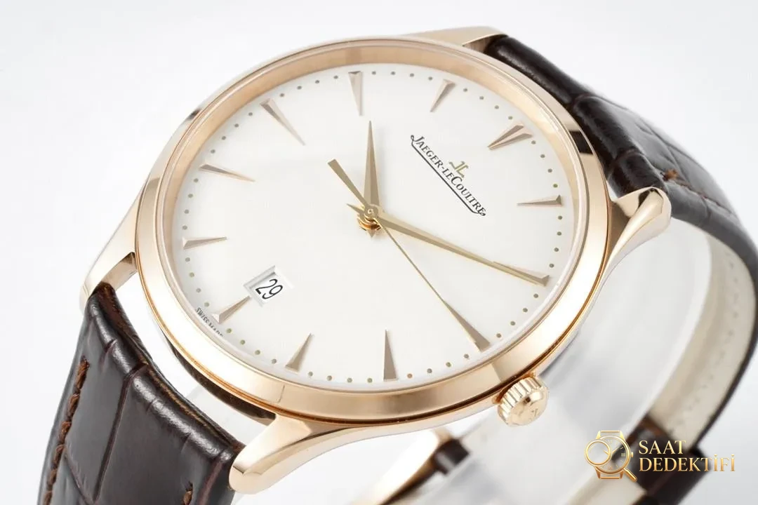 ZF Factory Jaeger-LeCoultre Master Ultra Thin serisi takvimli saatin V2 versiyonunda neler geliştirildi? - Bilekte Duruş ve Kasa Orantısı