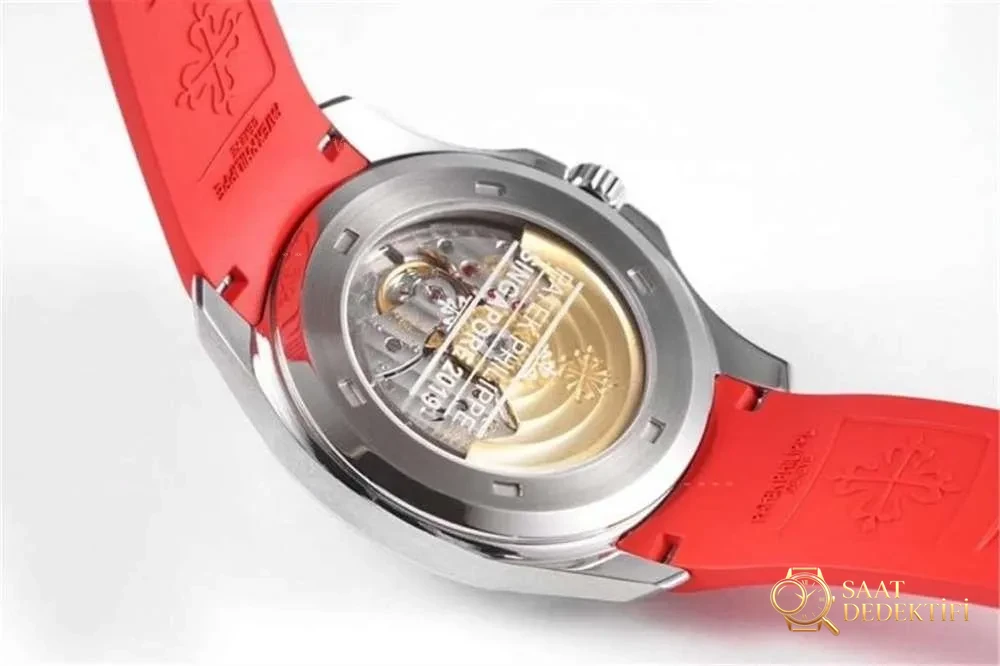 ZF Factory Patek Philippe Aquanaut V3 yelken açıyor, güçlü bir çıkış yapıyor! - Fosfor ve Super-LumiNova Gece Görünümü