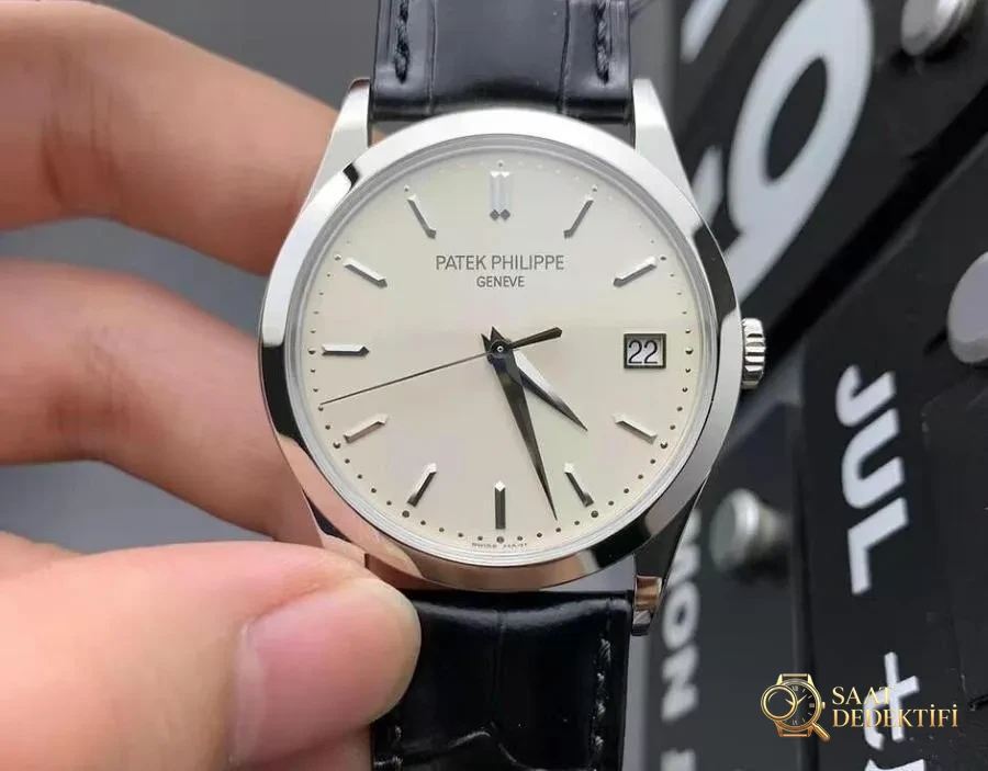 Наручные часы ZF Factory Patek Philippe Classic Series 5296 V3 Version — деталь циферблата и качество изготовления безеля