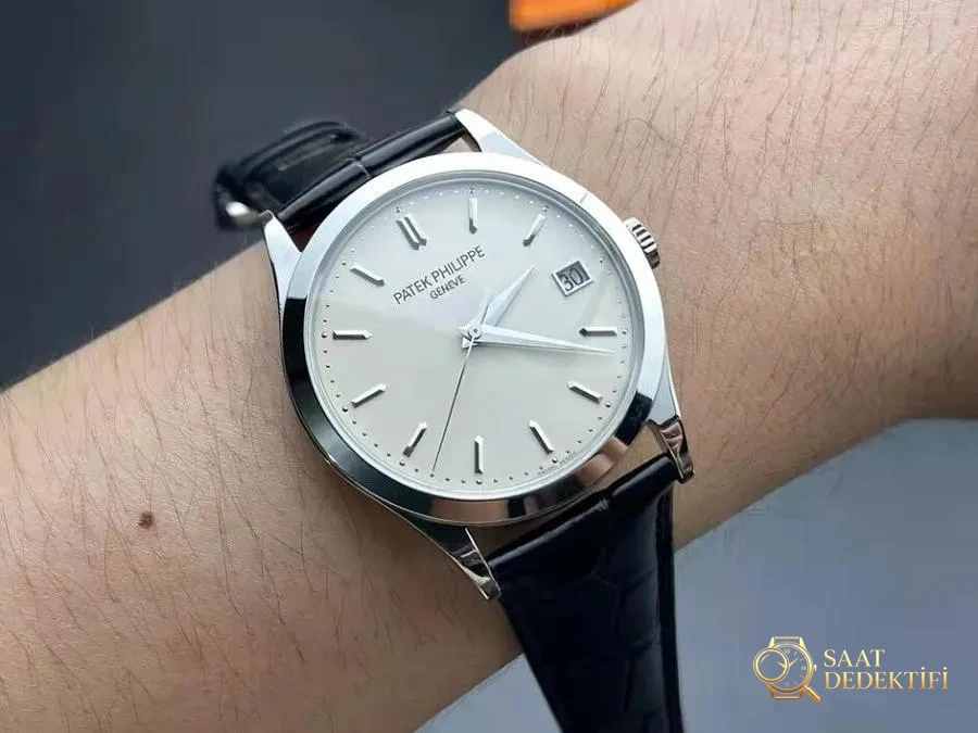 Наручные часы ZF Factory Patek Philippe Classic Series 5296 V3 Version — положение запястья и пропорции корпуса