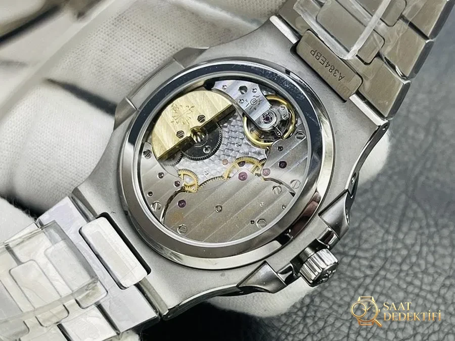 ZF Factory Patek Philippe Nautilus 5712 replica watch: worth buying for its quality and detail control - Case Profile and Crown Review