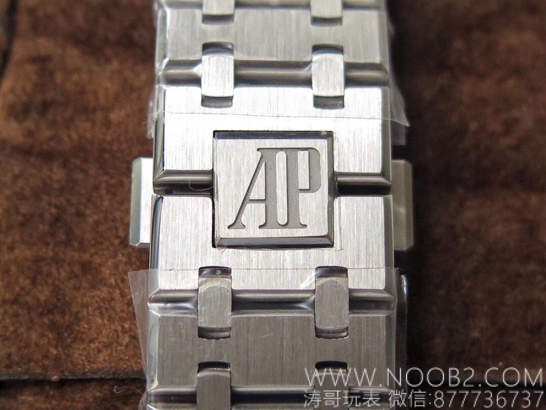 ZF Factory resmi sitesi: Yeni Audemars Piguet Royal Oak 15500 replika saat nasıl? AP 15400 ile karşılaştırıldığında ne fark var? — 17. fotoğraf