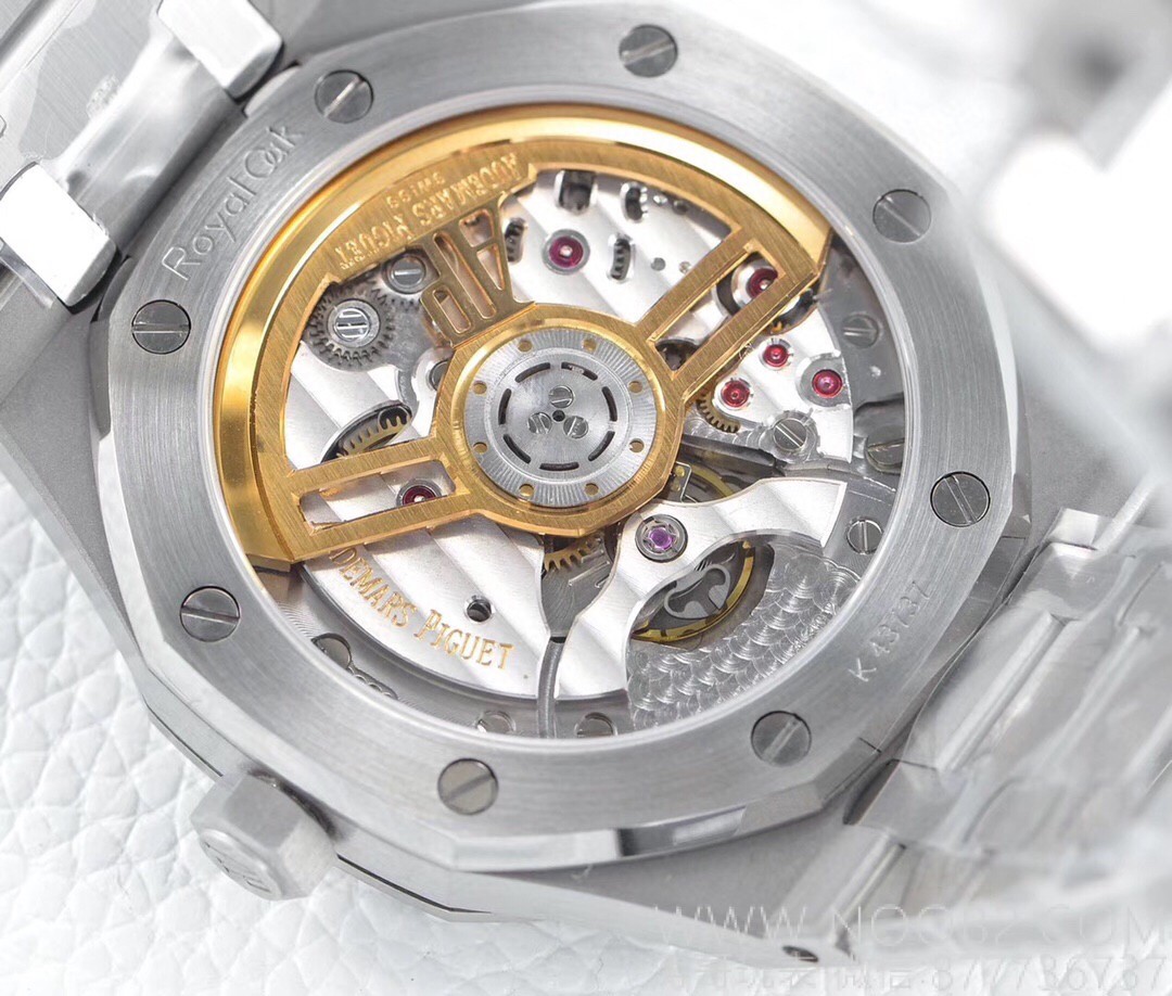 ZF Factory resmi sitesi: Yeni Audemars Piguet Royal Oak 15500 replika saat nasıl? AP 15400 ile karşılaştırıldığında ne fark var? — 18. fotoğraf