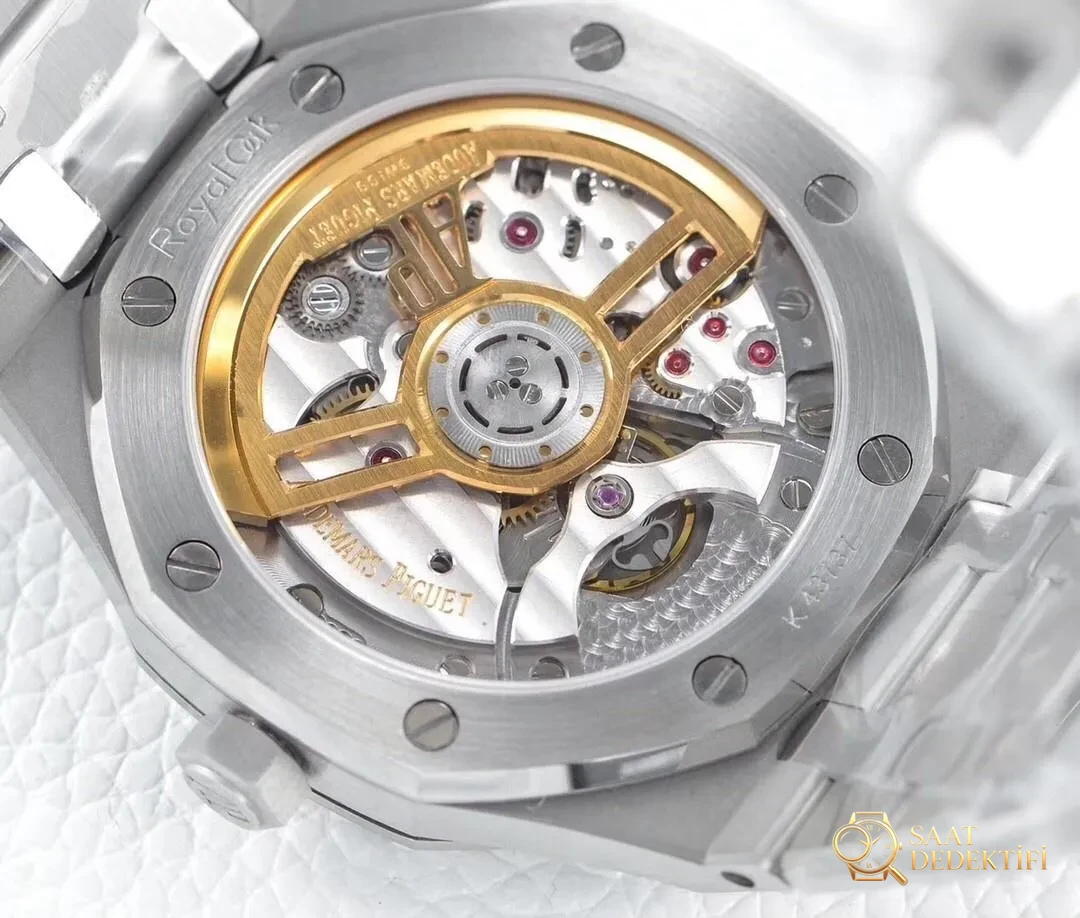 Официальный сайт ZF Factory: Как новые точные копии часов Audemars Piguet Royal Oak 15500? В чем разница по сравнению с AP 15400? - Антибликовое (AR) покрытие стекла