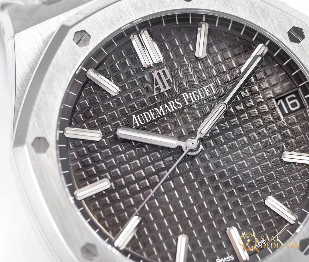 Официальный сайт ZF Factory: Как новые точные копии часов Audemars Piguet Royal Oak 15500? В чем разница по сравнению с AP 15400? - Балансовое колесо и часть ходовой пружины