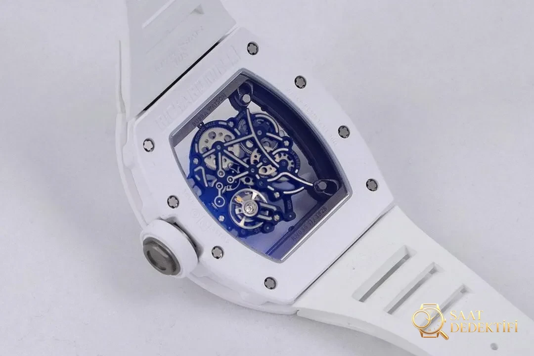 ZF Factory Richard Mille RM-055 V3 Versiyonu — Beyaz Efsane, Yeni Neslin Saat Kralı! - Bilekte Duruş ve Kasa Orantısı