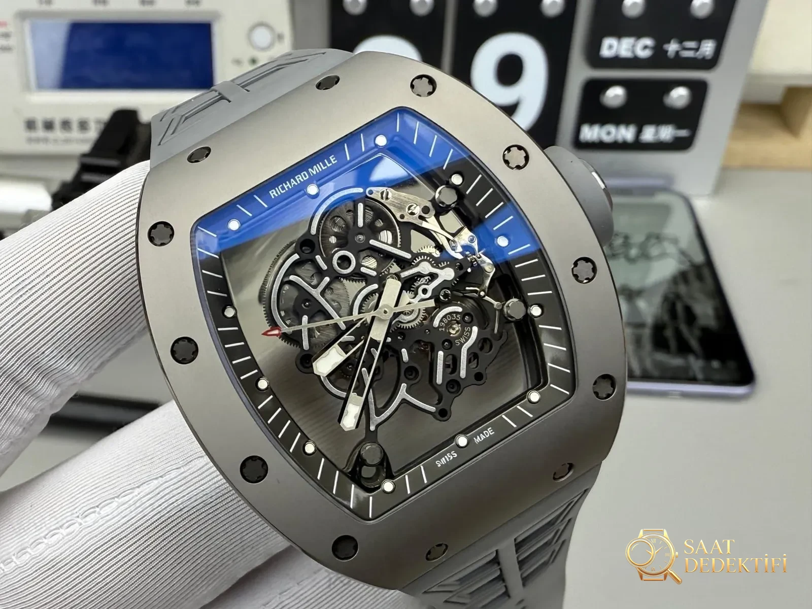 ZF Factory Richard Mille RM055 köpek balığı grisi seramik + titanyum kalitesi nasıl? - Kasa Profili ve Kurma Kolu İncelemesi