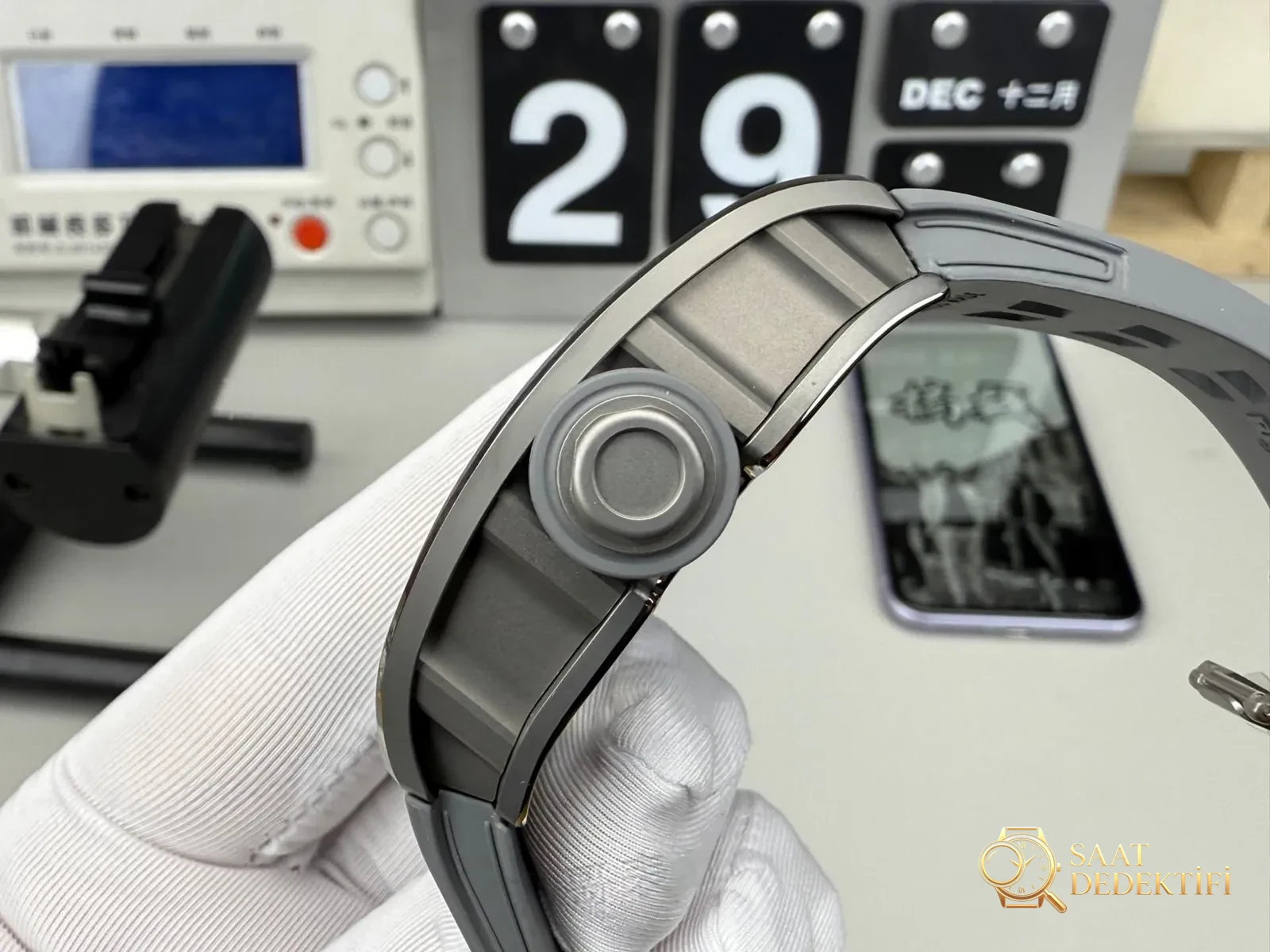 ZF Factory Richard Mille RM055 köpek balığı grisi seramik + titanyum kalitesi nasıl? - Makro Kadran ve İndeks İşçiliği