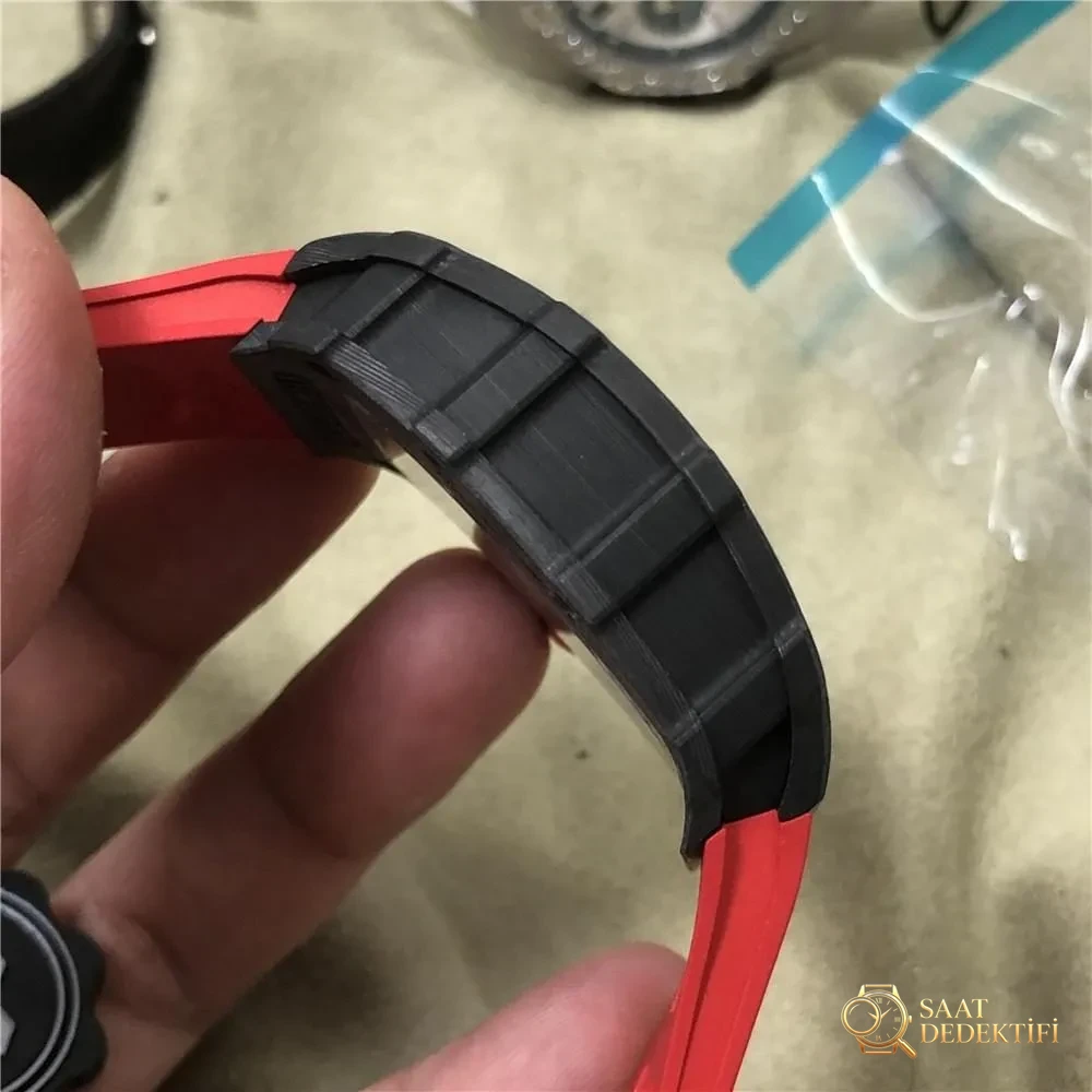ZF Factory Richard Mille RM35-02 V4 sürümünde neler geliştirildi? - Klips Kilidi ve Lazer Damgalar