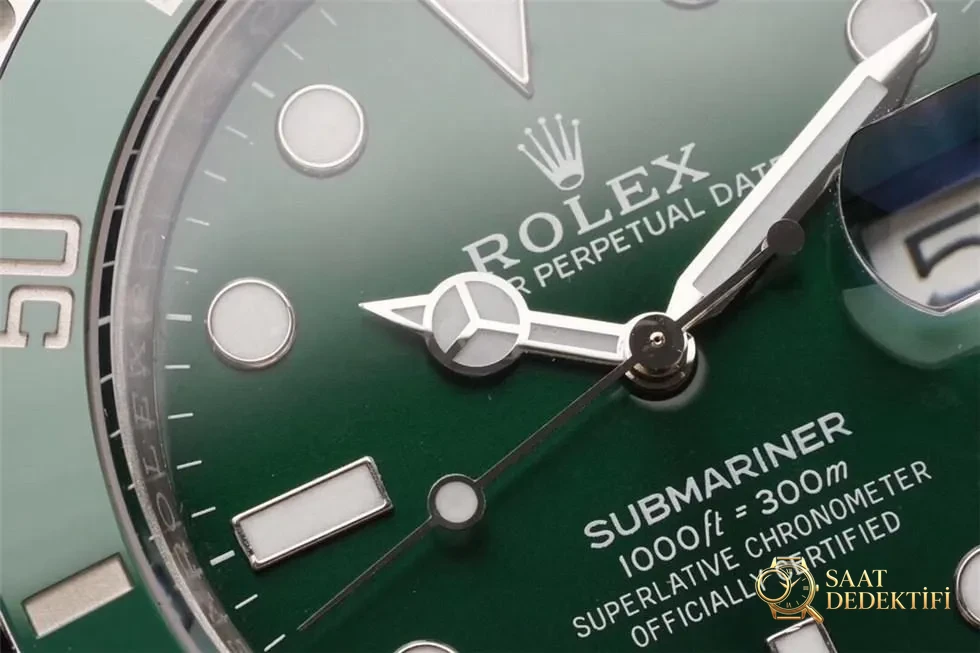ZF Factory Rolex Yeşil Su Hayaletinin orijinal ve piyasadaki versiyonlarla karşılaştırması - Mekanizma Zemberek ve Balans Detayı