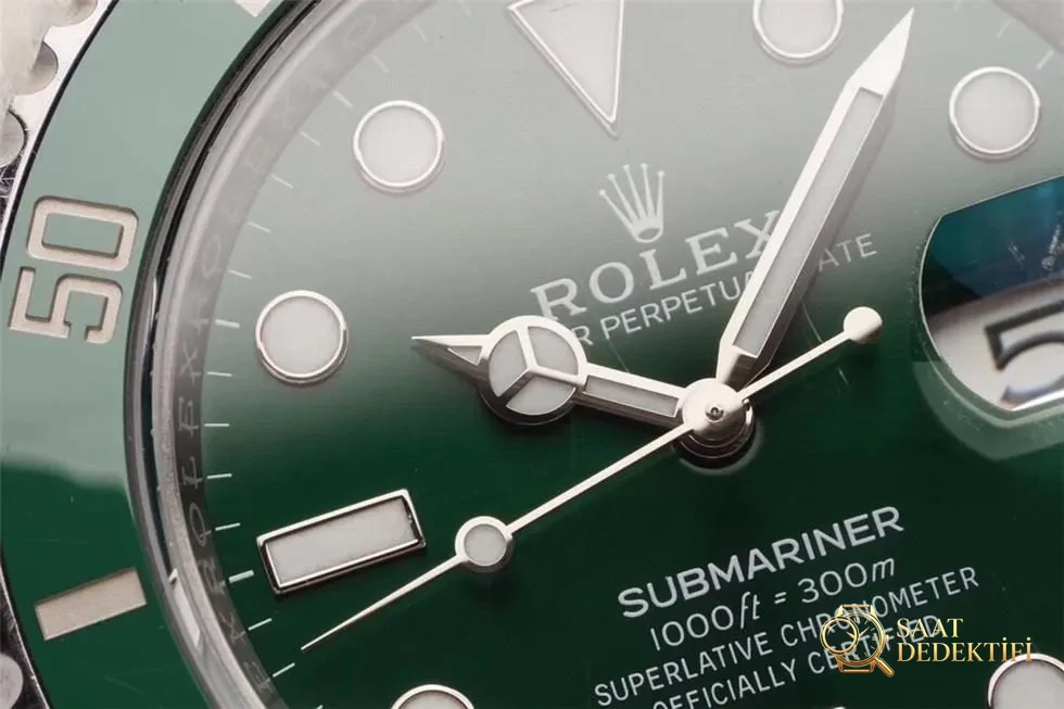 ZF Factory Rolex Yeşil Su Hayaletinin orijinal ve piyasadaki versiyonlarla karşılaştırması - Yan Profil ve Kordon Bağlantısı