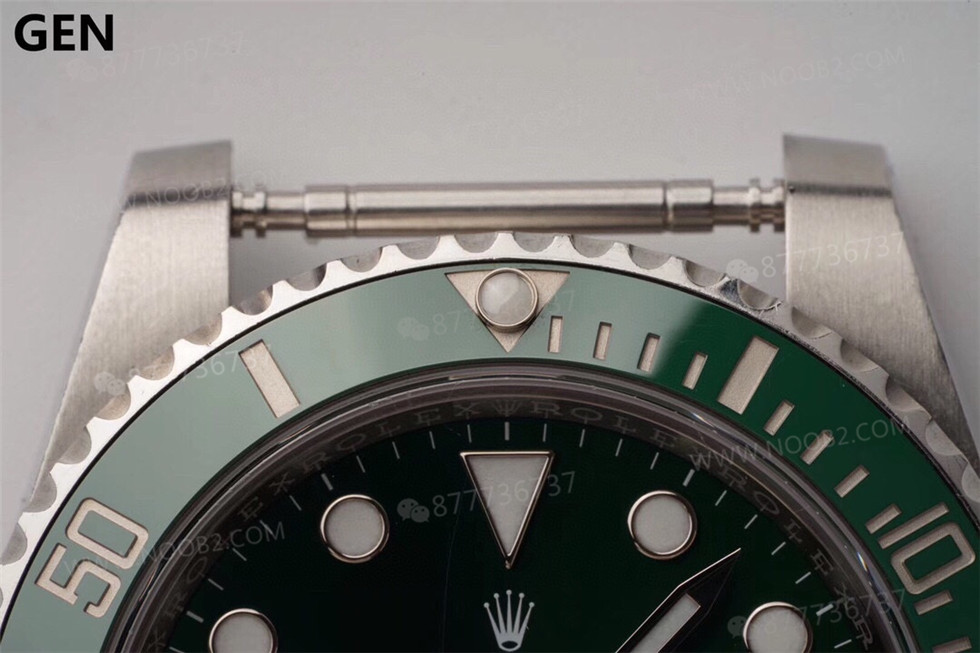 ZF Factory Rolex Yeşil Su Hayaletinin orijinal ve piyasadaki versiyonlarla karşılaştırması — 15. fotoğraf