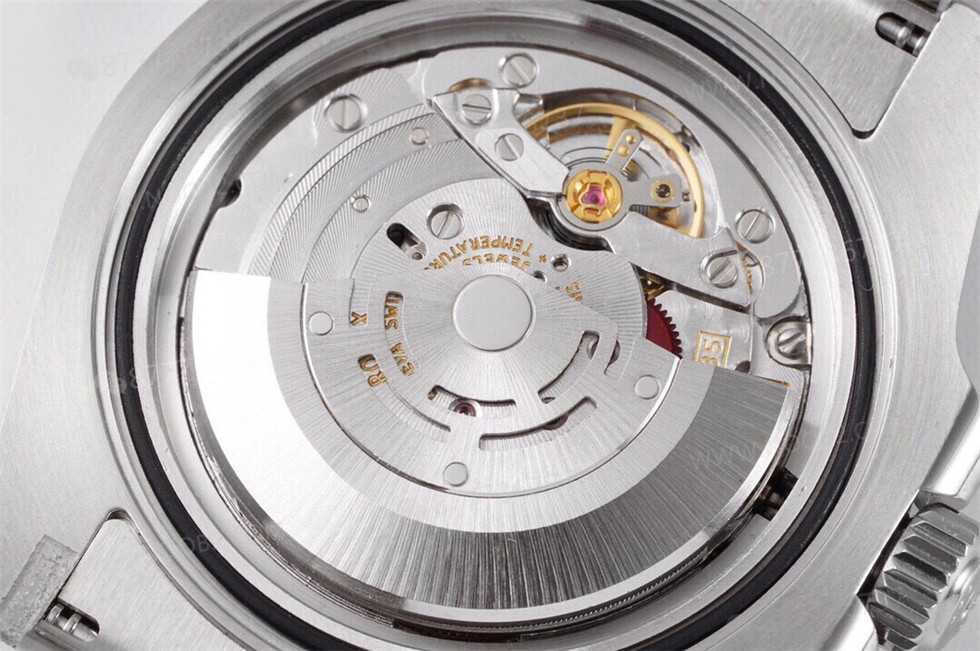 ZF Factory Rolex Yeşil Su Hayaletinin orijinal ve piyasadaki versiyonlarla karşılaştırması — 31. fotoğraf
