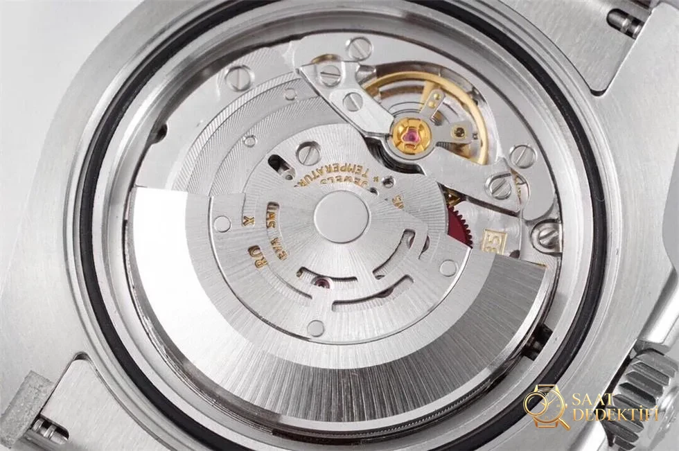 ZF Factory Rolex Yeşil Su Hayaletinin orijinal ve piyasadaki versiyonlarla karşılaştırması - Safir Kristal Cam Eğimi ve Yansıması