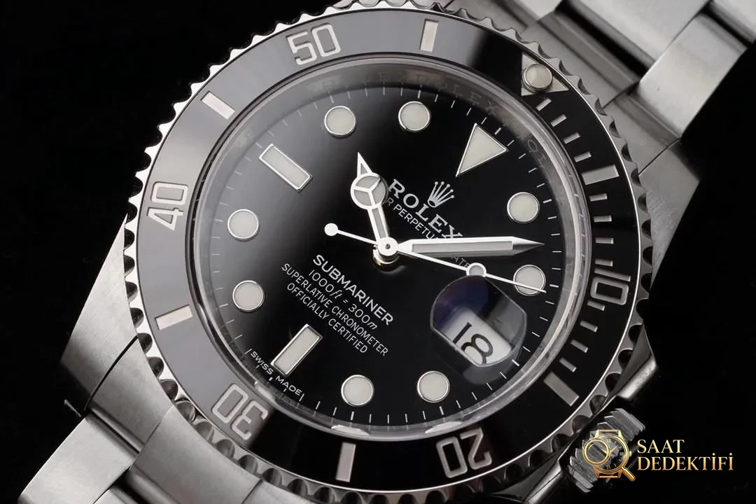 ZF Factory Rolex Yeşil/Siyah Su Hayaleti tavsiye edilir mi? - Arka Kapak ve Mekanizma Detayı