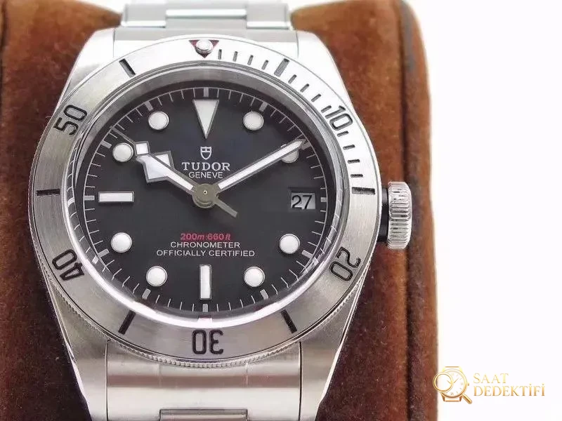 ZF Factory Tudor Black Bay 79730 Small Steel Shield 41 mm replika saat gerçekten nasıl? Orijinalle karşılaştırmalı incelemeye bakalım - Genel Açı ve Estetik Duruş