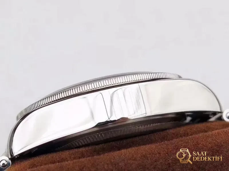 ZF Factory Tudor Black Bay 79730 Small Steel Shield 41 mm replika saat gerçekten nasıl? Orijinalle karşılaştırmalı incelemeye bakalım - Kadran İbreleri ve Saniye Akışı