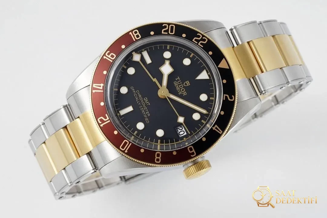 ZF Factory Tudor Black Bay GMT sasparilla bezelli M79833 ilk bakışta replika olduğu anlaşılır mı? - Arka Kapak ve Mekanizma Detayı