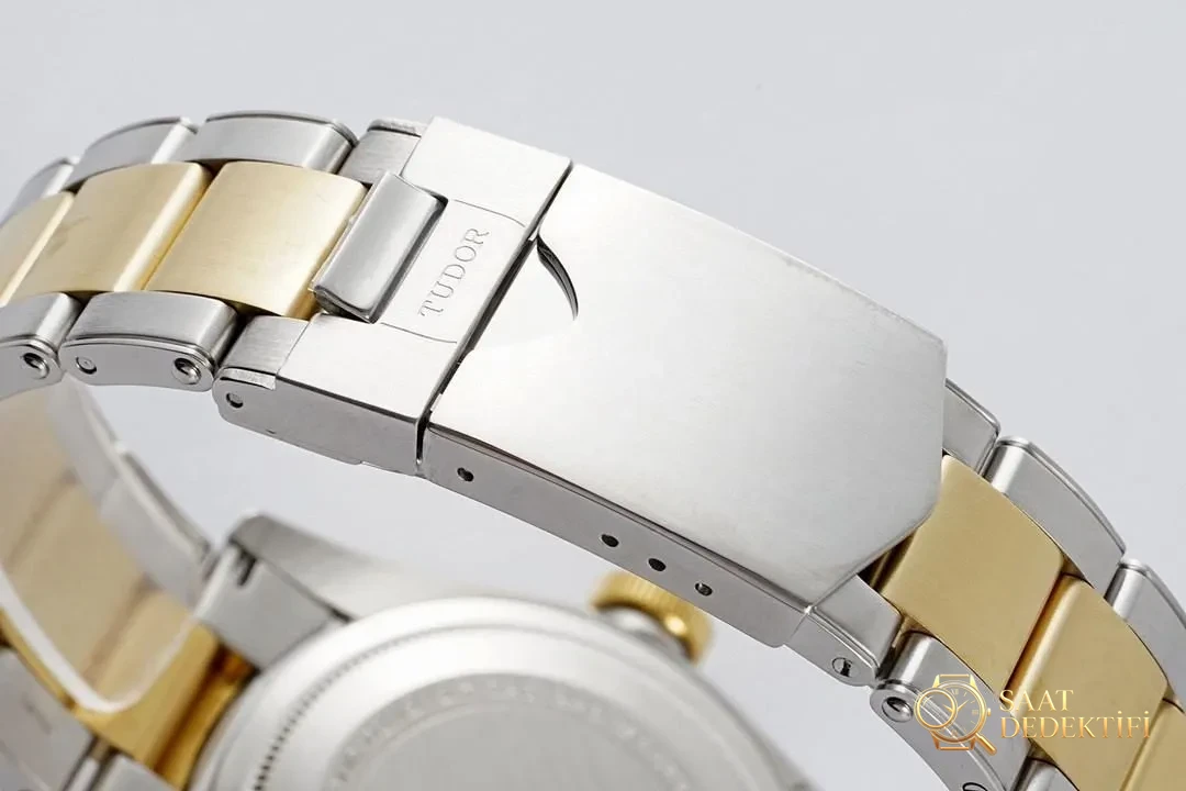 ZF Factory Tudor Black Bay GMT sasparilla bezelli M79833 ilk bakışta replika olduğu anlaşılır mı? - Klips Kilidi ve Lazer Damgalar