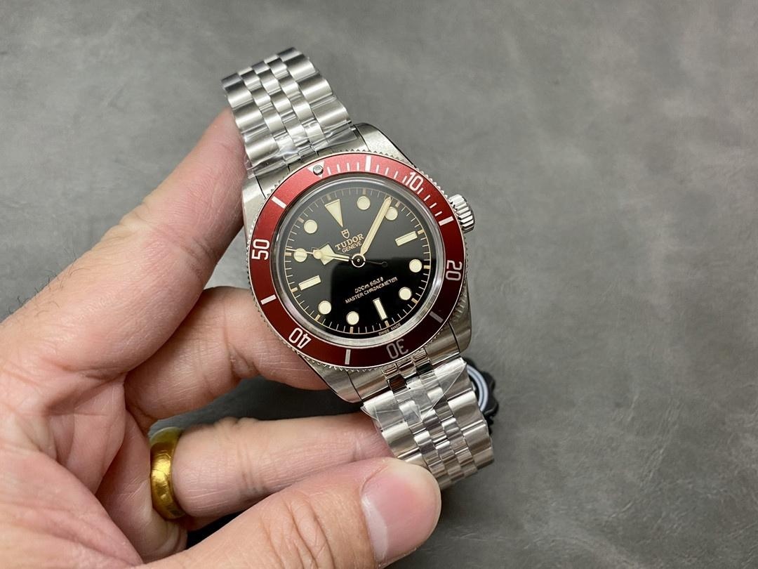 ZF Factory Tudor Black Bay küçükırmızı kalkan nasıl satın alınır? — 3. fotoğraf