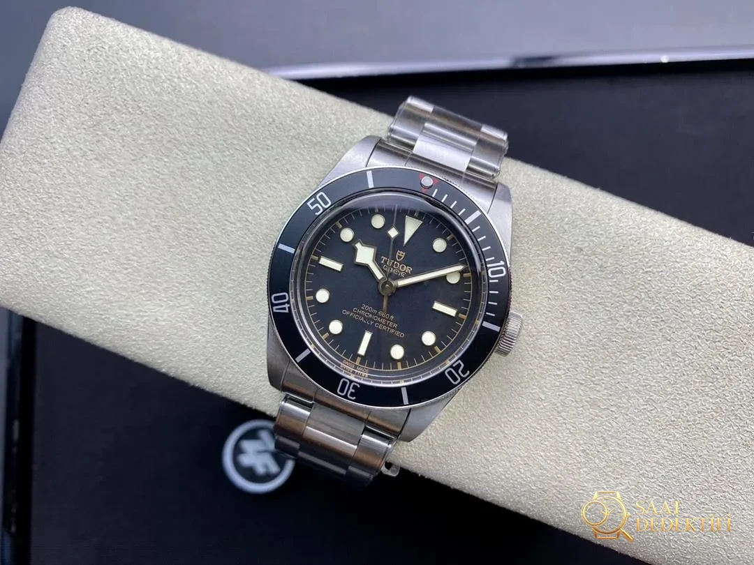 Tudor Black Bay M79230 ZF Factory İncelemesi - Ön Görünüm ve Kasa Tasarımı
