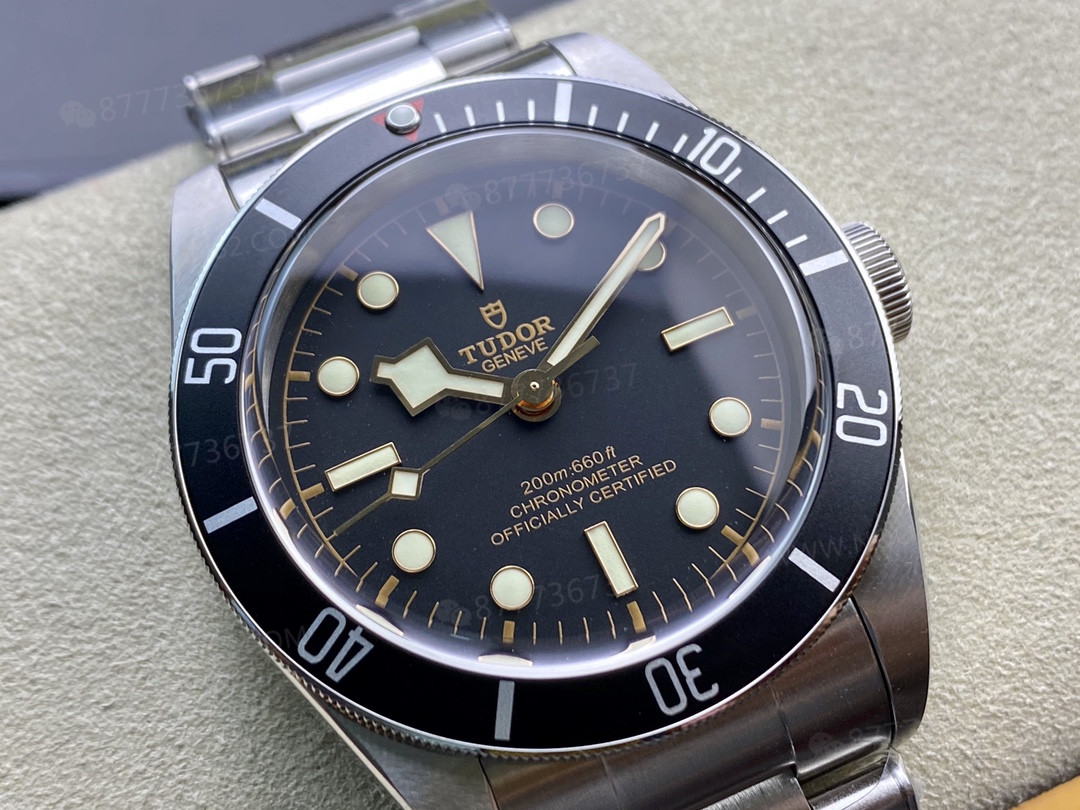 ZF Factory Tudor Black Bay küçük siyah çiçek serisi m79230 replika saat ilk bakışta belli olur mu? — 5. fotoğraf