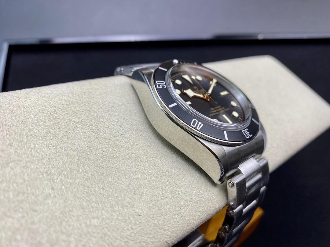 ZF Factory Tudor Black Bay küçük siyah çiçek serisi m79230 replika saat ilk bakışta belli olur mu? — 7. fotoğraf