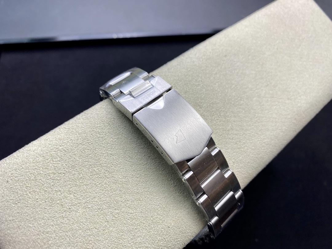 ZF Factory Tudor Black Bay küçük siyah çiçek serisi m79230 replika saat ilk bakışta belli olur mu? — 10. fotoğraf