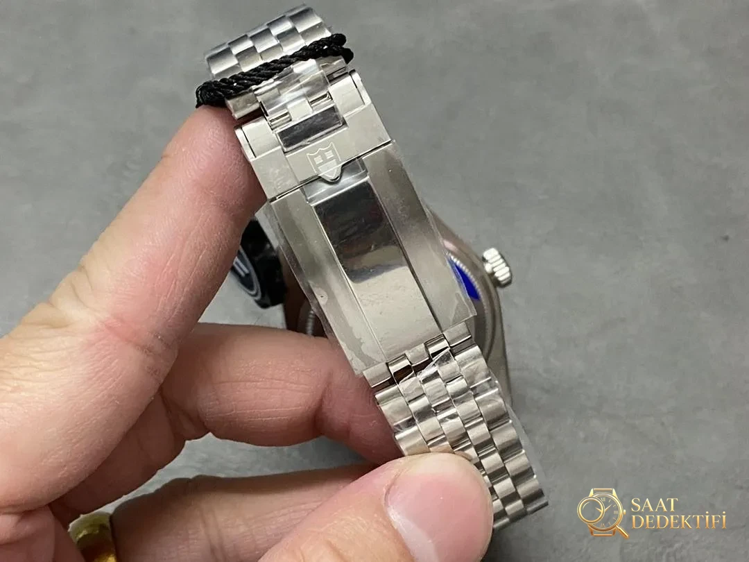 ZF Factory Tudor Black Bay M7941A Kırmızı Kalkan işçilik açısından her yönden iyi mi? - Bilekte Duruş ve Kasa Orantısı