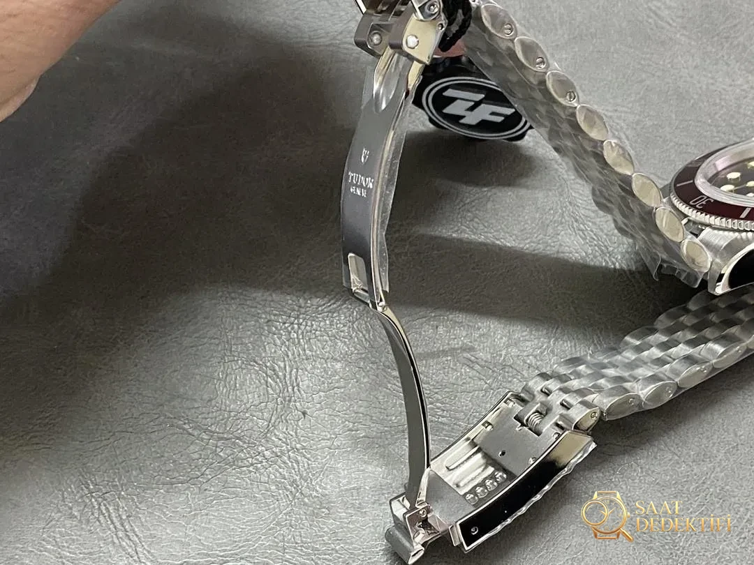 ZF Factory Tudor Black Bay M7941A Kırmızı Kalkan işçilik açısından her yönden iyi mi? - Fosfor ve Super-LumiNova Gece Görünümü