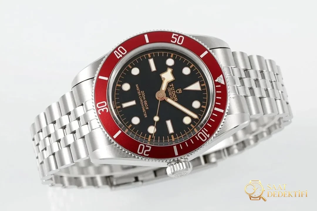 ZF Factory Tudor Black Bay M7941A küçükırmızı kalkan işçilik iyi mi? - Bilezik, Toka ve Klips Mekanizması