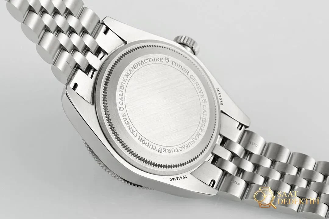 ZF Factory Tudor Black Bay M7941A küçükırmızı kalkan işçilik iyi mi? - Klips Kilidi ve Lazer Damgalar