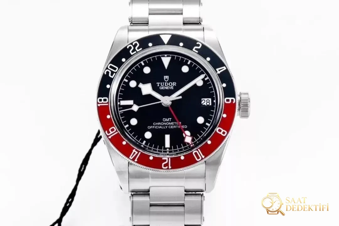 ZF Factory Tudor Black Bay M79830RB-0001 GMT Kırmızı-Mavi Bezelli Replika Saat Gerçek-Replika Karşılaştırması İncelemesi - Kasa Çeliği ve Polisaj Kalitesi