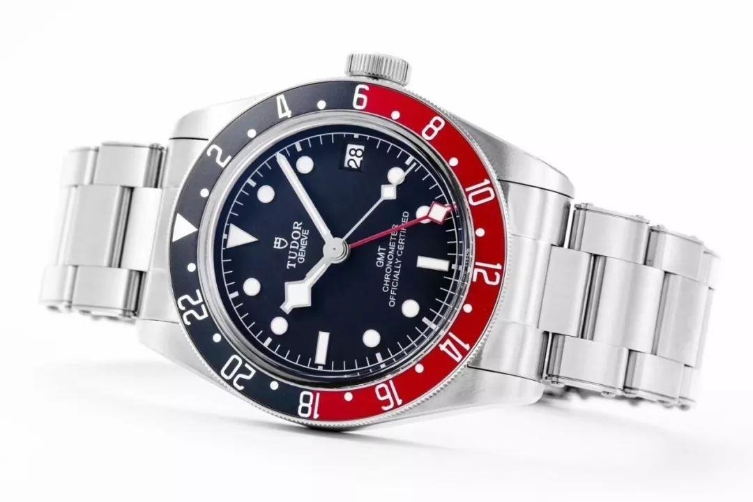 ZF Factory Tudor Black Bay M79830RB-0001 GMT Kırmızı-Mavi Bezelli Replika Saat Gerçek-Replika Karşılaştırması İncelemesi — 14. fotoğraf