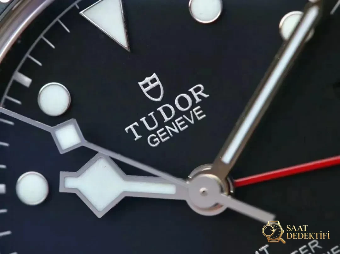 ZF Factory Tudor Black Bay M79830RB-0001 GMT Kırmızı-Mavi Bezelli Replika Saat Gerçek-Replika Karşılaştırması İncelemesi - Bilezik Bakla Ayrımı ve Pim Yapısı