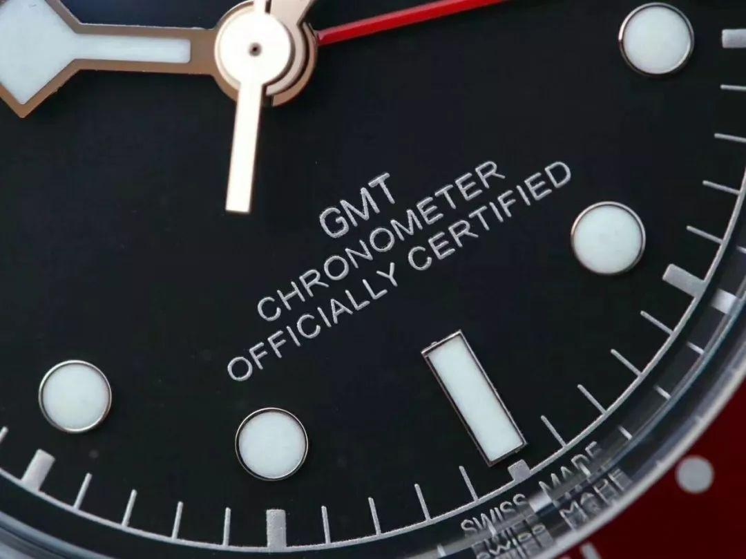 ZF Factory Tudor Black Bay M79830RB-0001 GMT Kırmızı-Mavi Bezelli Replika Saat Gerçek-Replika Karşılaştırması İncelemesi — 16. fotoğraf