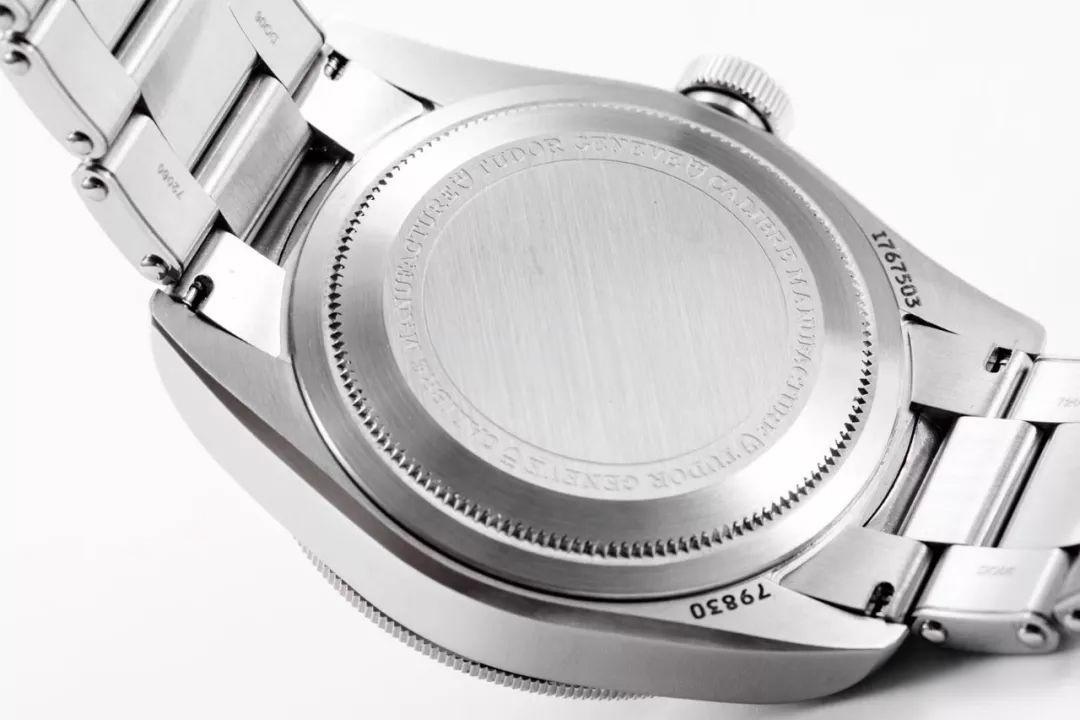 ZF Factory Tudor Black Bay M79830RB-0001 GMT Kırmızı-Mavi Bezelli Replika Saat Gerçek-Replika Karşılaştırması İncelemesi — 19. fotoğraf