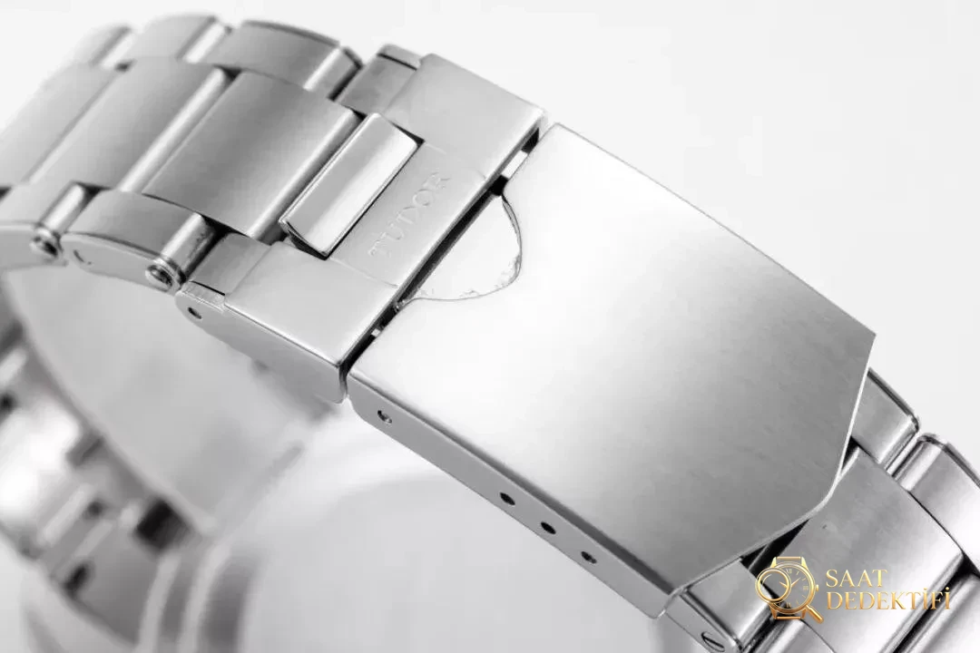 ZF Factory Tudor Black Bay M79830RB-0001 GMT Kırmızı-Mavi Bezelli Replika Saat Gerçek-Replika Karşılaştırması İncelemesi - Kordon Dokusu ve Dikiş Detayları