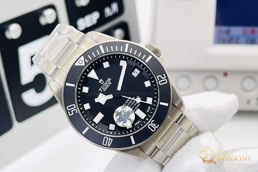Tudor 25500TN ZF Factory İncelemesi - Ön Görünüm ve Kasa Tasarımı