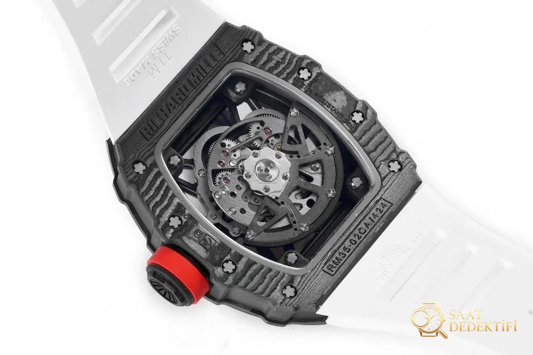 ZF Factory V3 versiyonu Richard Mille RM35-02 nasıl bir izlenim bıraktı? - Bilekte Duruş ve Kasa Orantısı