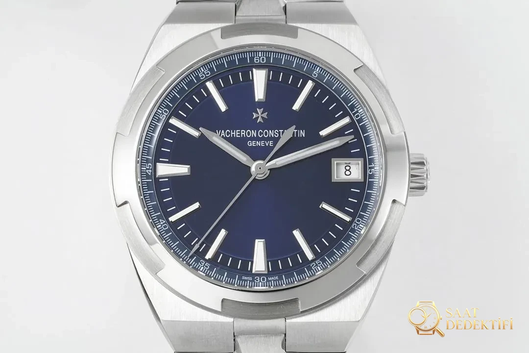ZF Factory Vacheron Constantin Overseas 4500V ile 8F arasında ne fark var? - Kadran Detayı ve Bezel İşçiliği