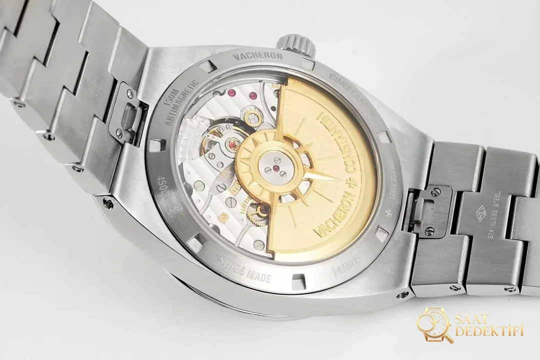 ZF Factory Vacheron Constantin Overseas 4500V ile 8F arasında ne fark var? - Fosfor ve Super-LumiNova Gece Görünümü