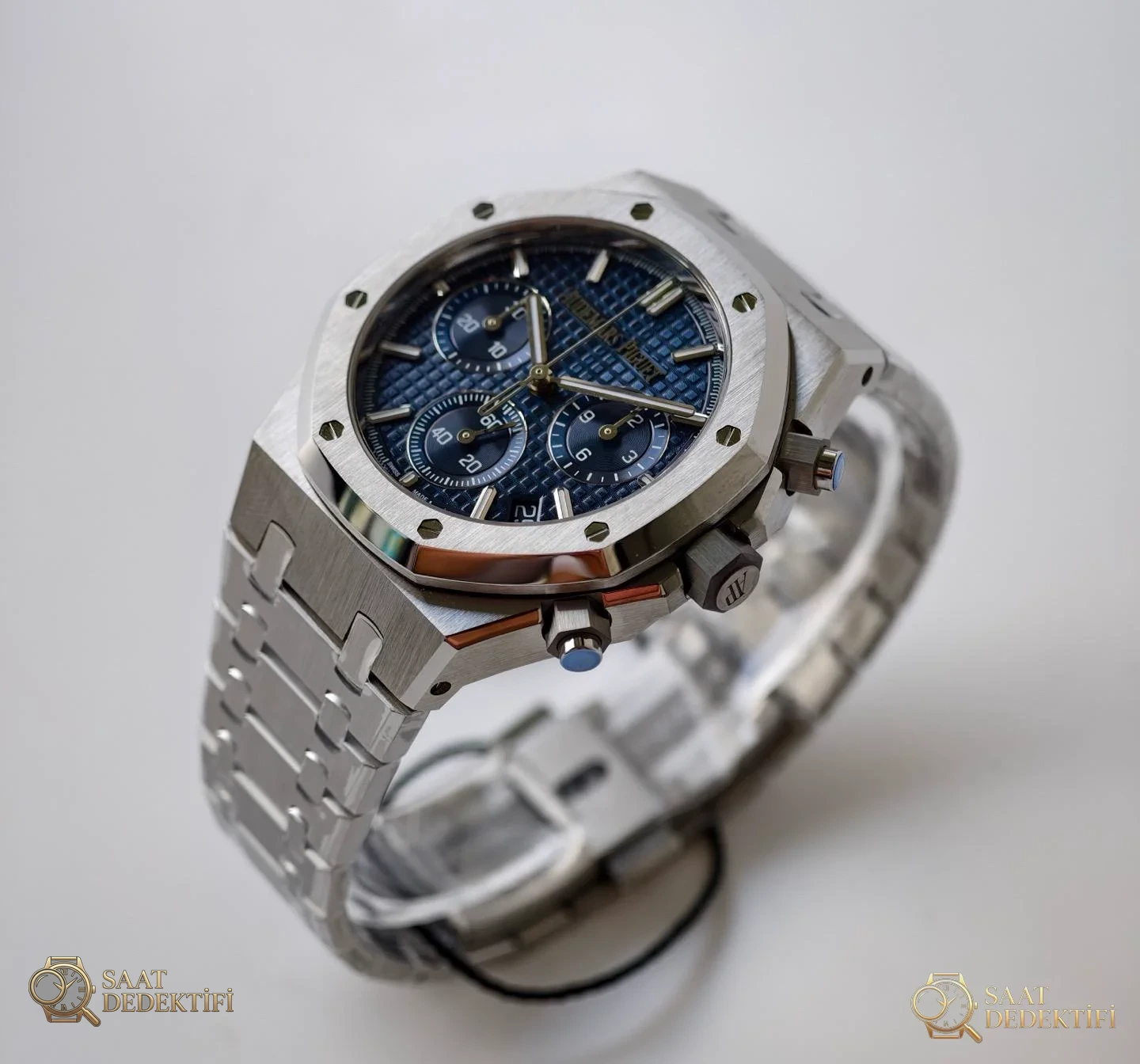 ZF Factory vs APS Factory Audemars Piguet 26240 Kronograf Karşılaştırması - Makro Laboratuvar ve Detay İncelemesi